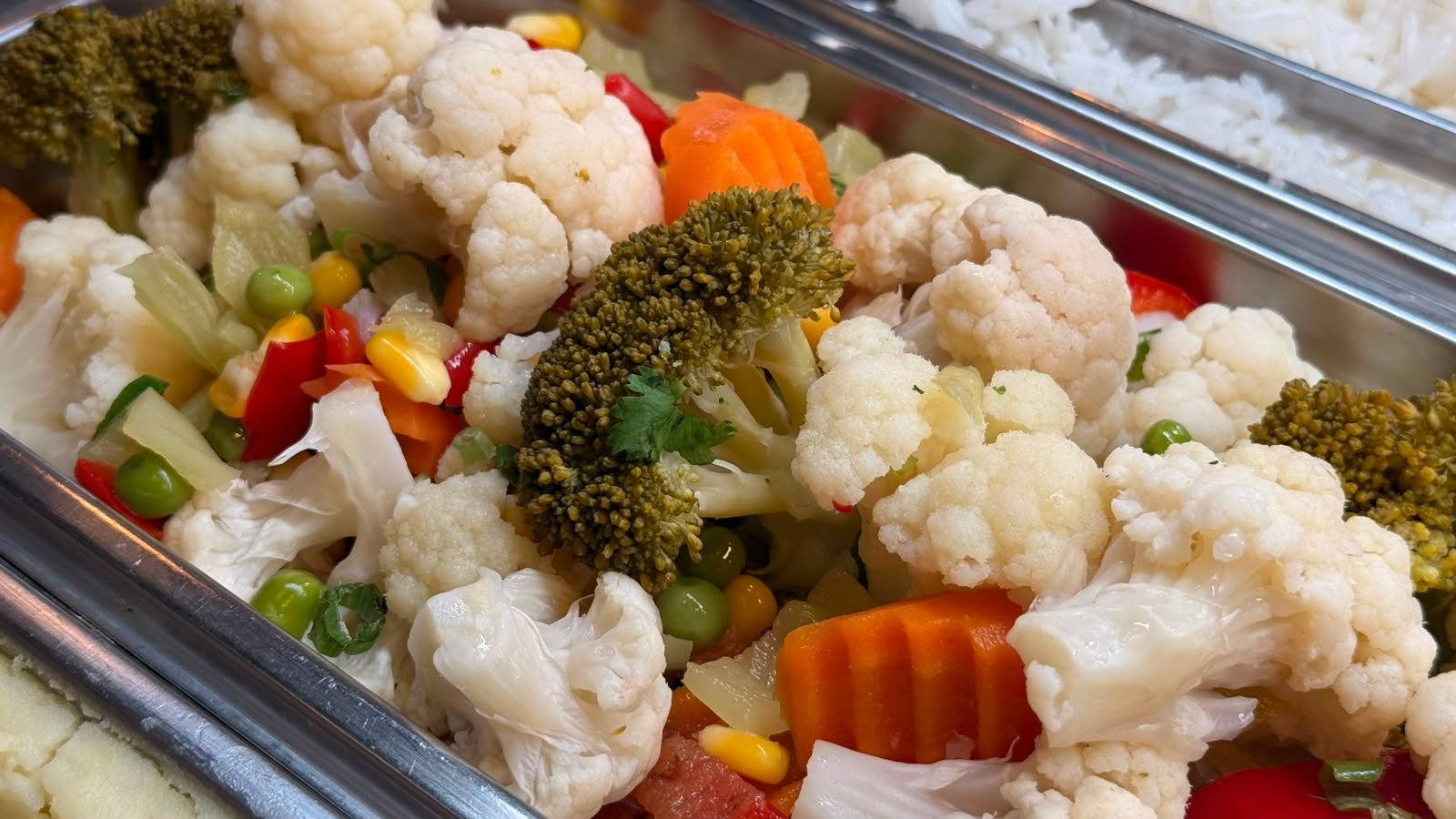 ორთქლზე მომზადებული ბოსტნეული — Lunch Time Batumi
