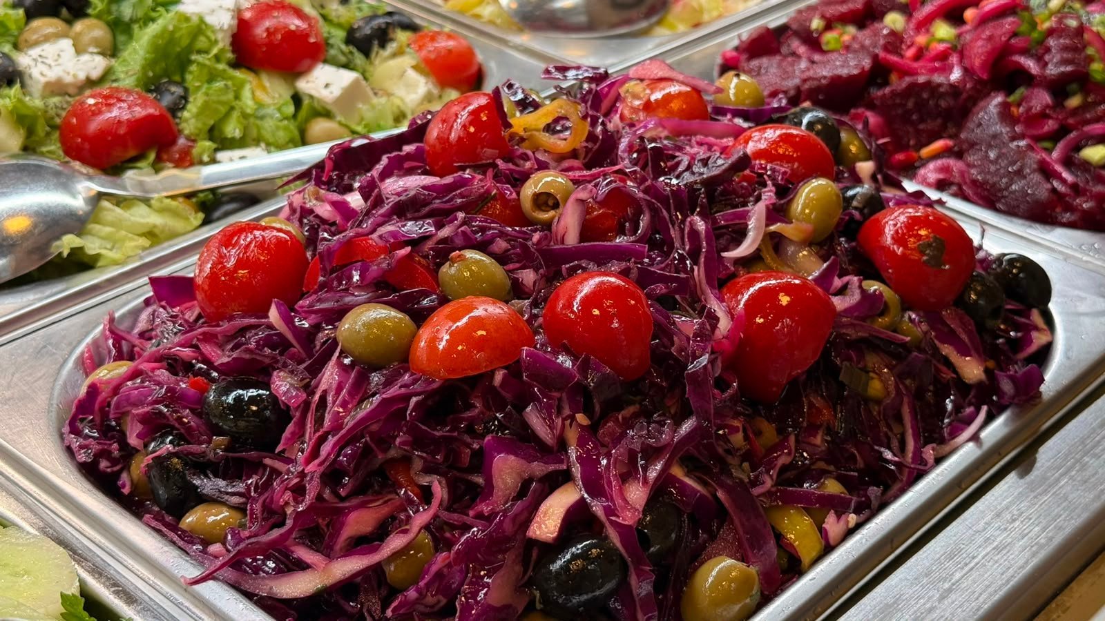 კომბოსტოს სალათი წითელი — Lunch Time Batumi